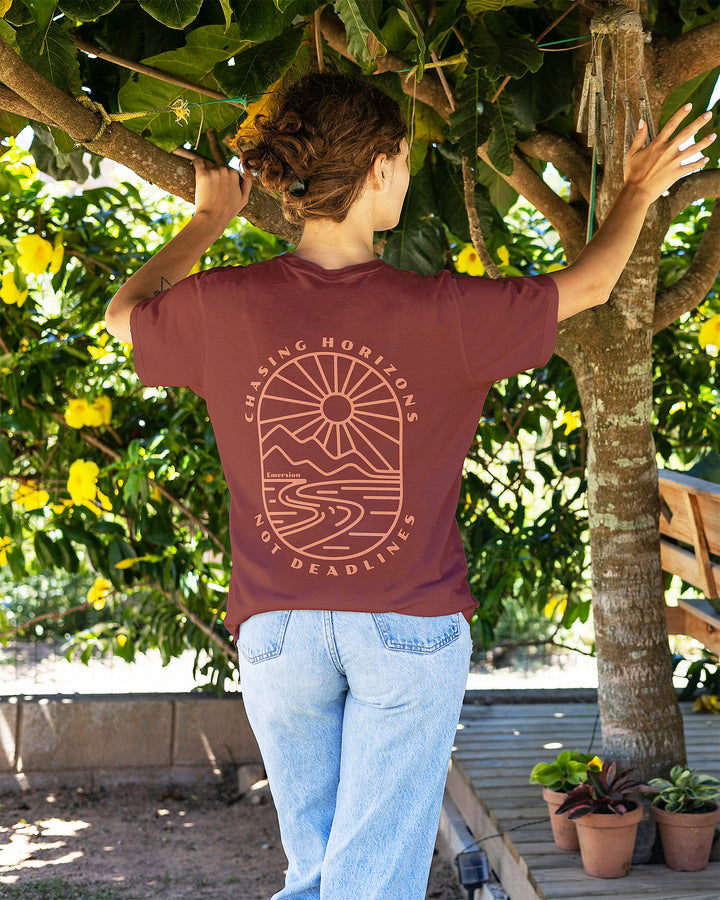 W's Chasing Horizons Tee (unisex fit)