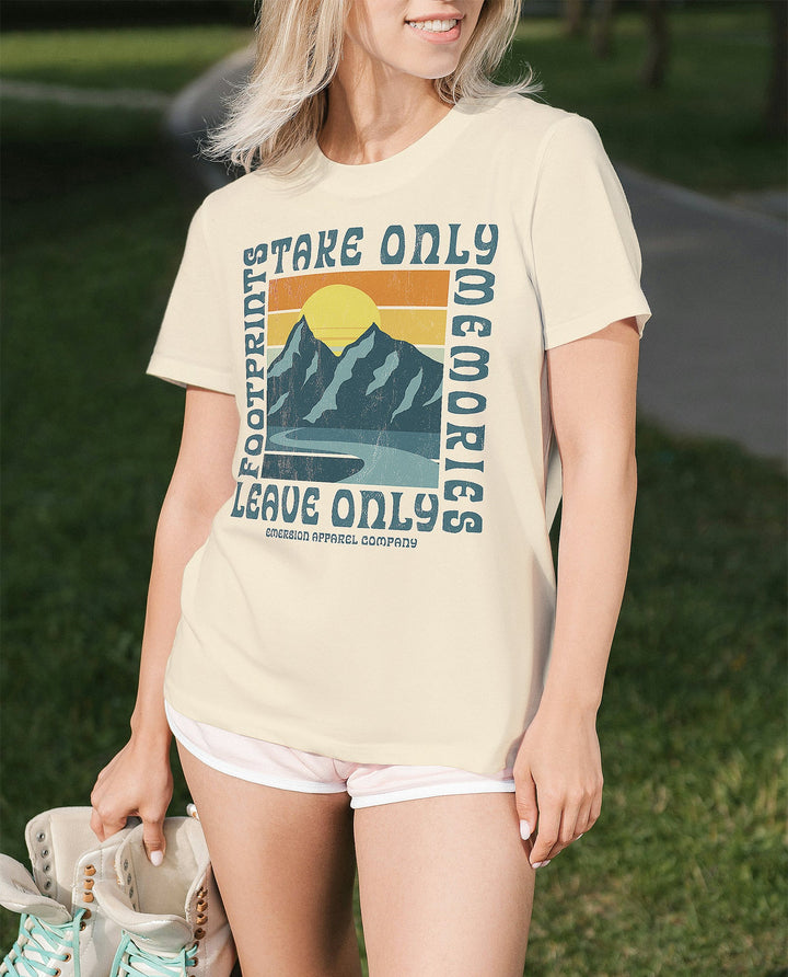 W's Leave Only Footprints Tee (unisex fit)